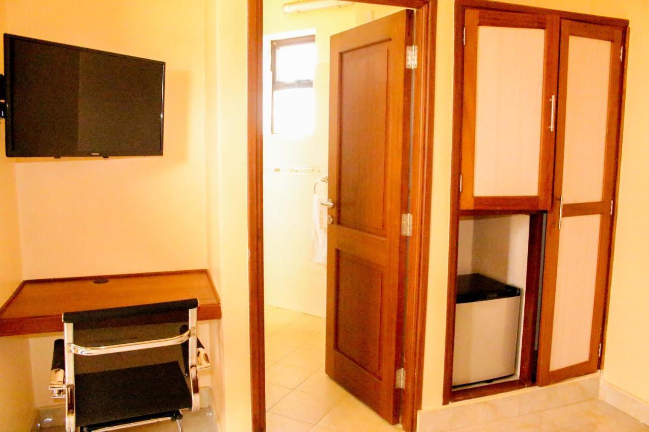 Prinias Hotel Kisumu Bagian luar foto