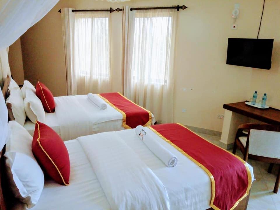 Prinias Hotel Kisumu Bagian luar foto